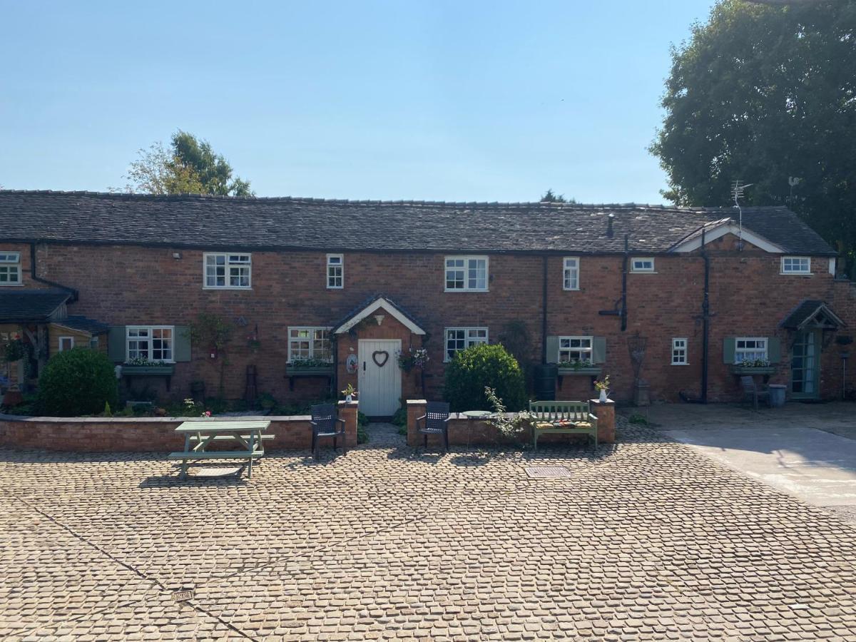 Bank Farm Cottages Нантвич Экстерьер фото