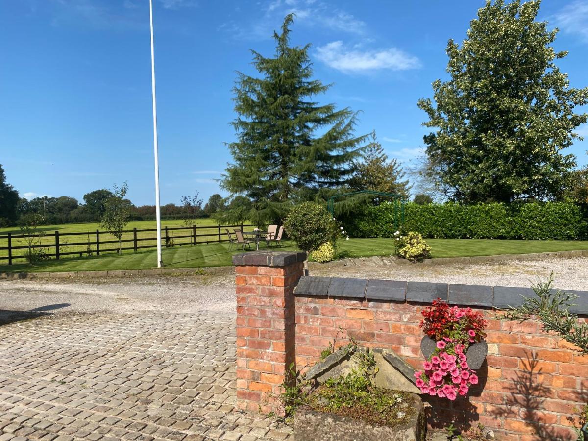 Bank Farm Cottages Нантвич Экстерьер фото